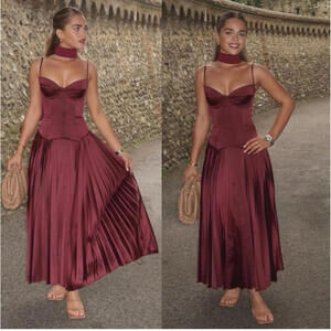 HOUSE OF CB 'Beau' Wine Pleated Midi Dress/Size L